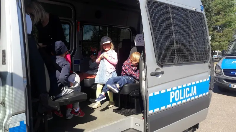 wycieczka do oddziału prewencji Policji w Łodzi przedszkole prywatne Łódź